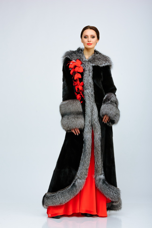 Длинное пальто из меха норки и лисицы ПТ5-028