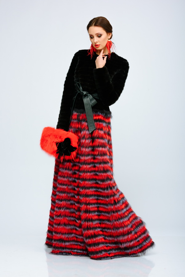 Длинное пальто из меха лисицы ПТ5-036